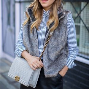 BANANA REPUBLIC faux fur zip up vest